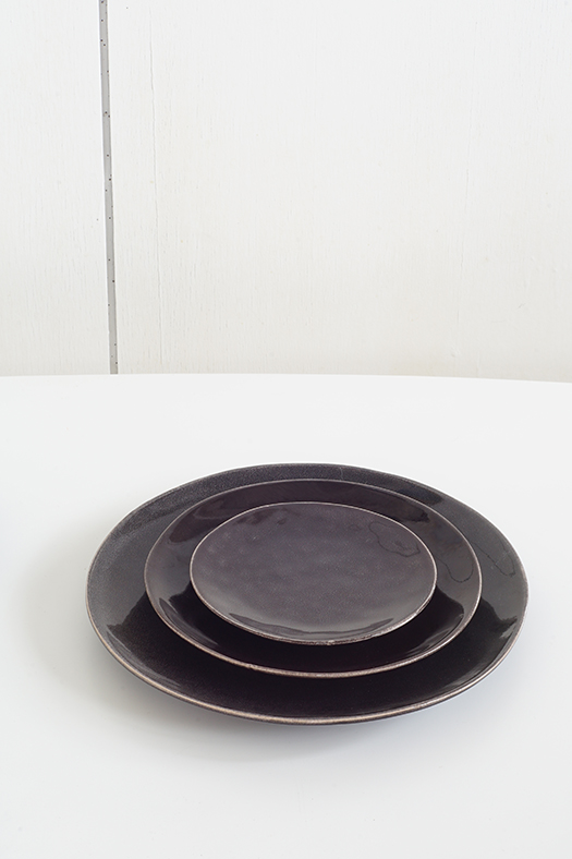ceramic dish black - small