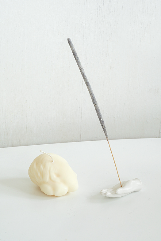 porcelain hand incense holder(예약10/14)