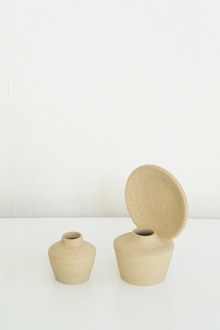 oval ceramic vase - S