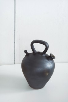 oval vase - black