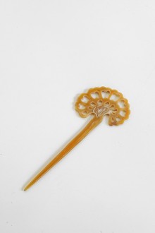 horn hair barrette -  no.5 .Carnation