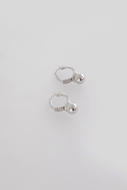 Mini Ring Ball Earring