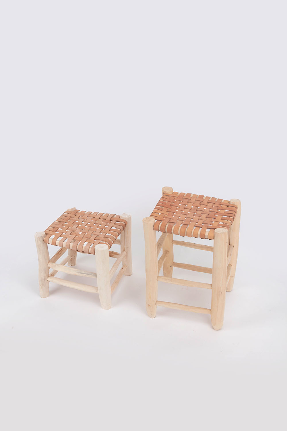 leather stool - L NN (예약 8/15)