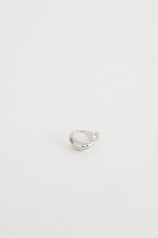 Petit Curve Earcuff