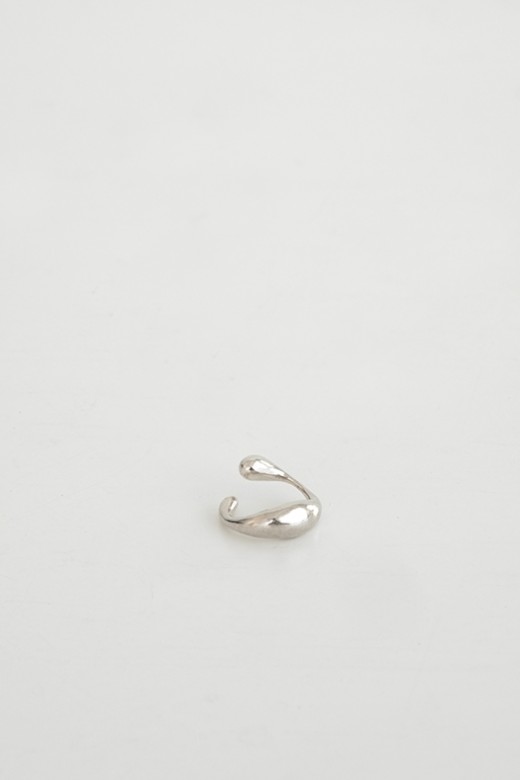Petit Curve Earcuff