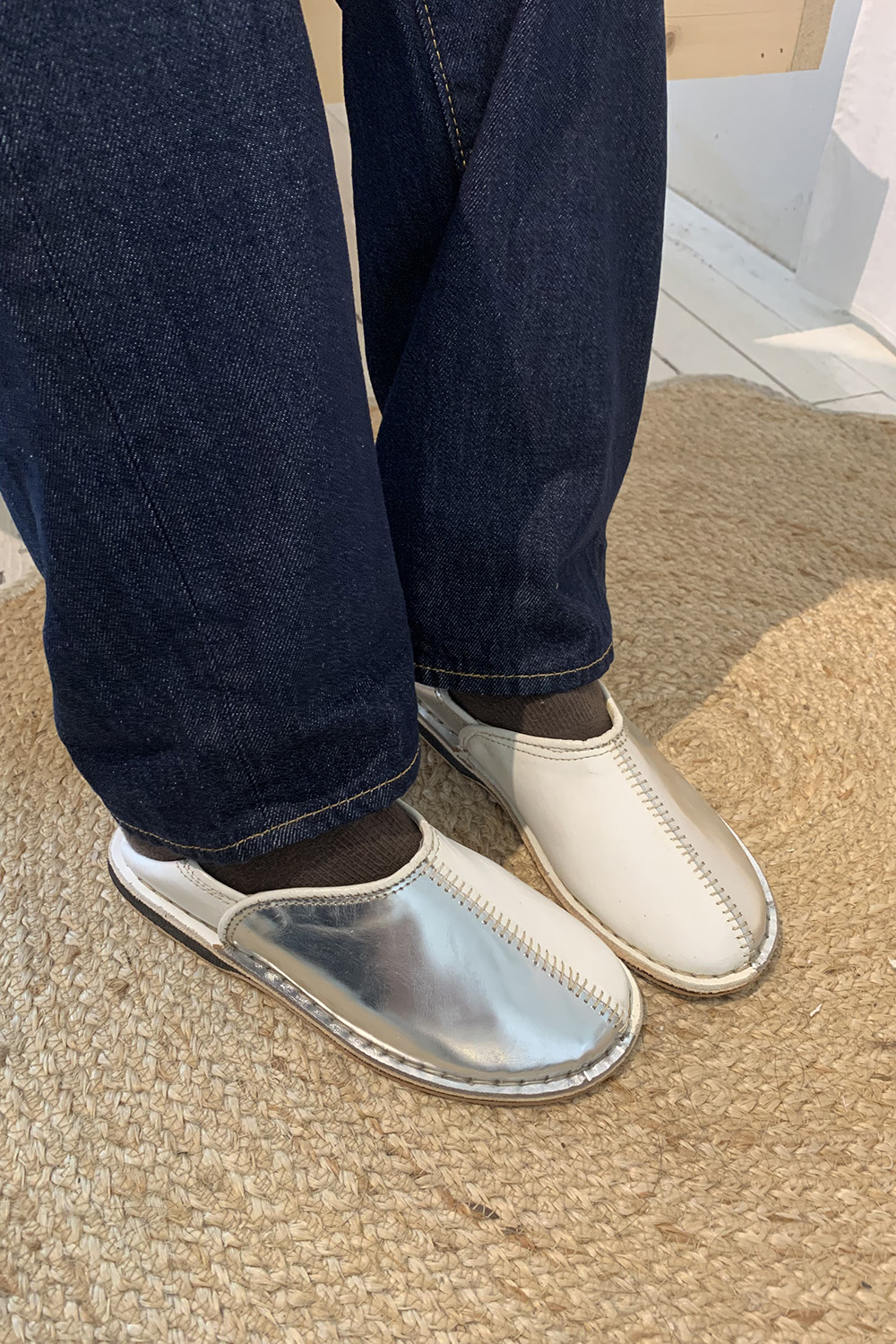 half half slipper - silver & white